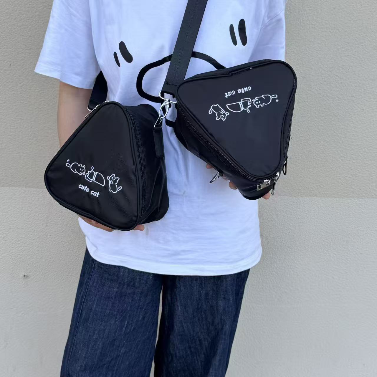 Camera Bag Travel - Tas Kamera Segitiga Lucu Bergaya Kartun,