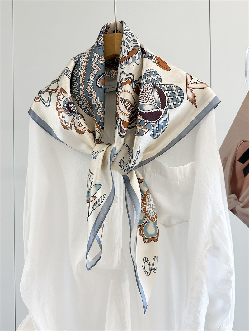 Bandana Wanita Motif Kuda 90CM - Travel Accessories To Gift ulasan dan harga
